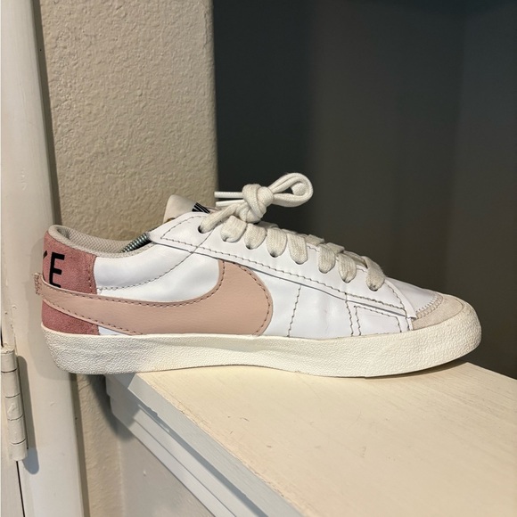 Nike Blazer Low Jumbo White Pink Leather Suede Casual Athletic Shoe Women 12 - Picture 3 of 9